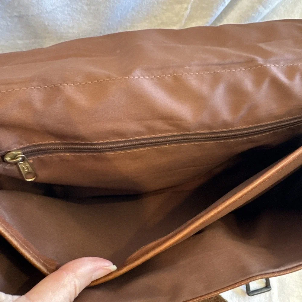 Vintage Geoffrey Beene GB Leather Messenger College Carry On Travel Briefcase